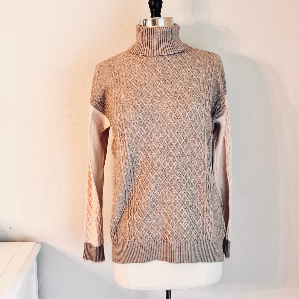 Cyrus Brown Cream Colorblock Mixed Cable Knit Turtleneck Sweater, Sz S